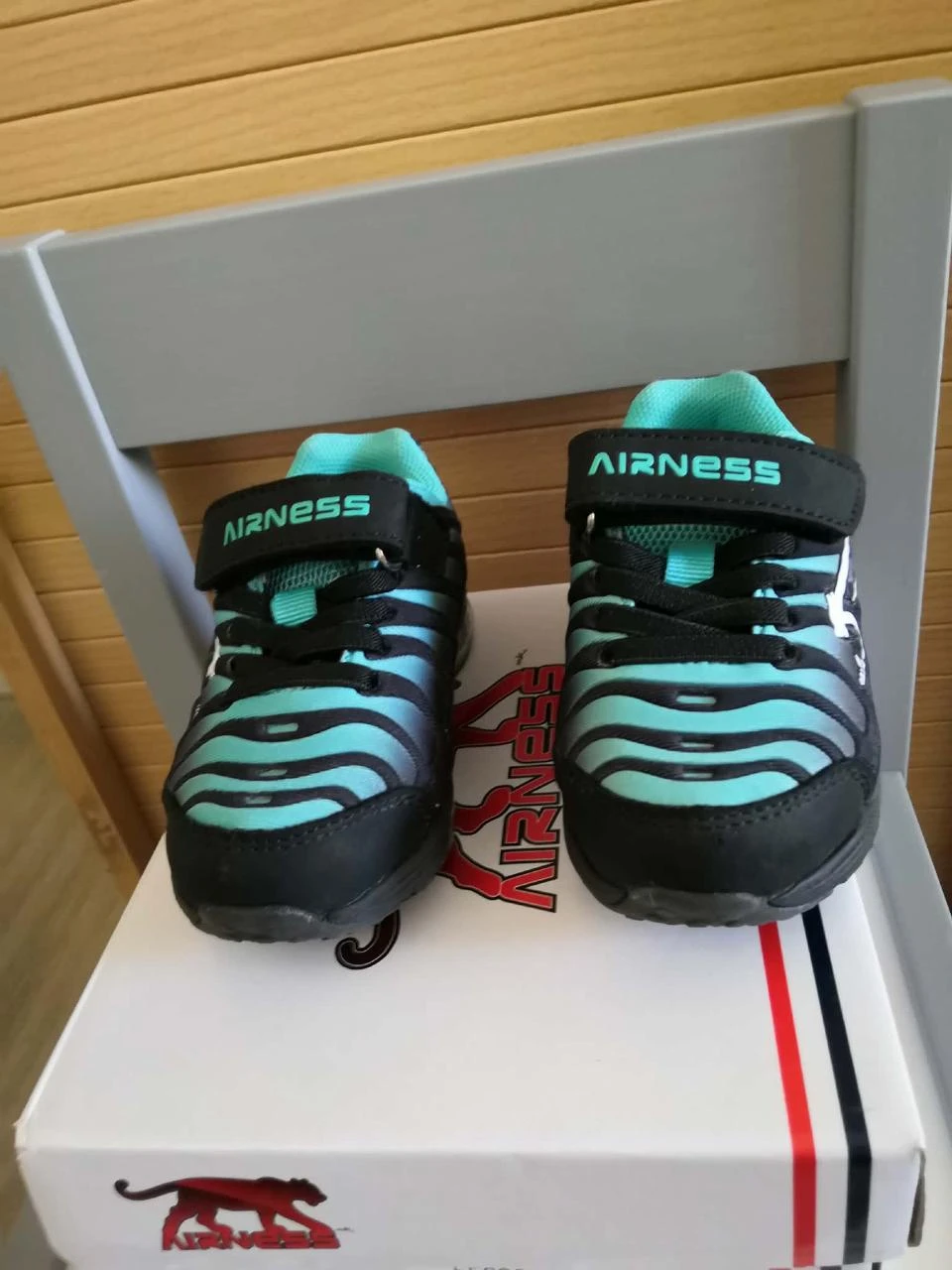 Baskets Scratch + Elastique Noir et Turquoise Pointure 22 Airness